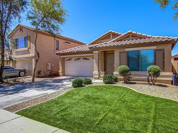 3rd image of 40922 W Thornberry Ln
