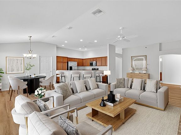 4th image of 2238 Southwood Dr