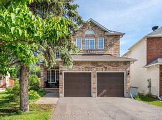 103 Rowallen Pl, Ottawa, ON K1T4E3