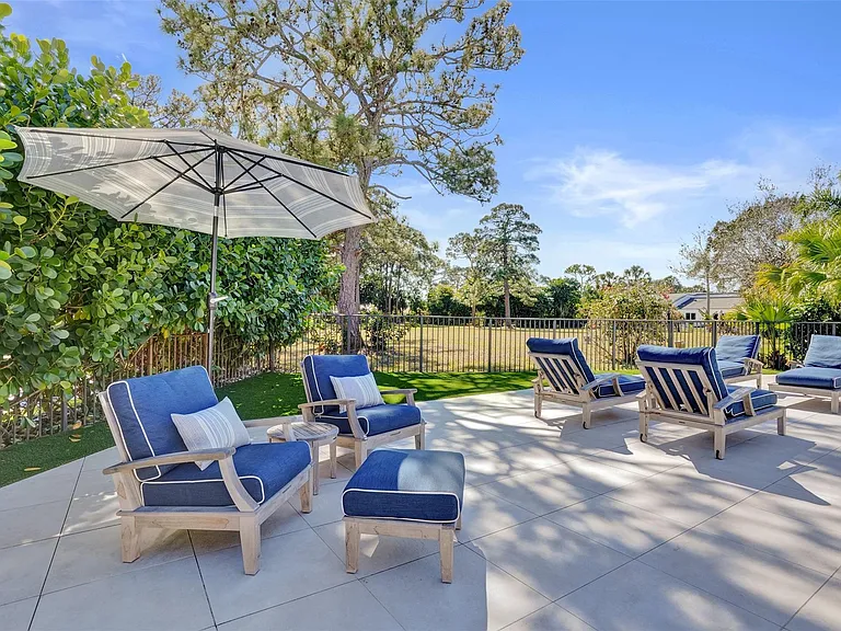 614 Lakewoode Cir W — Photo 36