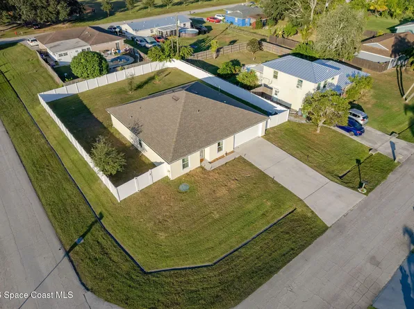 597 NW Kilpatrick Ave, Port Saint Lucie, FL 34983