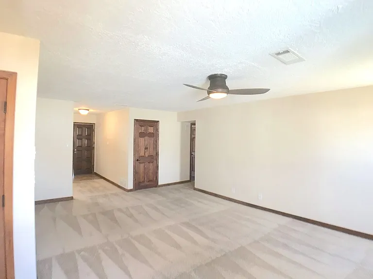 3621 Candlelight Dr NE — Photo 10