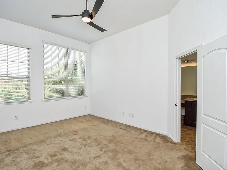 18 Cheswood Manor Dr — Photo 21