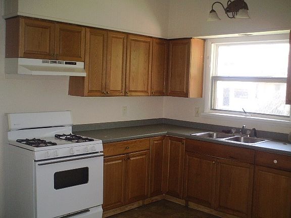 2nd image of 187 Sambourne St
