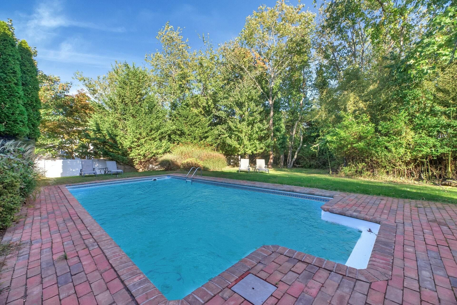 2 Tracy Dr in Sag Harbor Out East