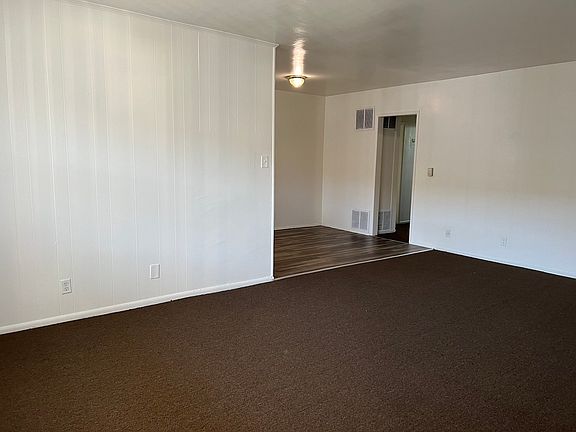 4th image of 3904 Stevely Ave APT 6