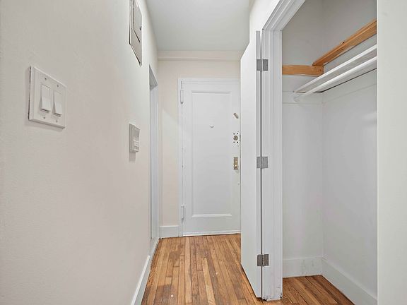 5th image of 329 W 14th St APT E1