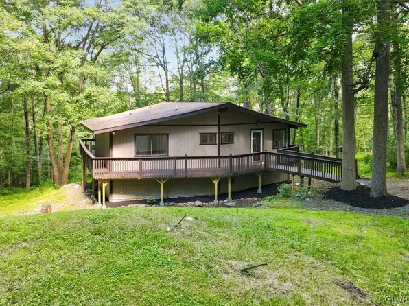 282 Estate Dr, East Stroudsburg, PA 18302