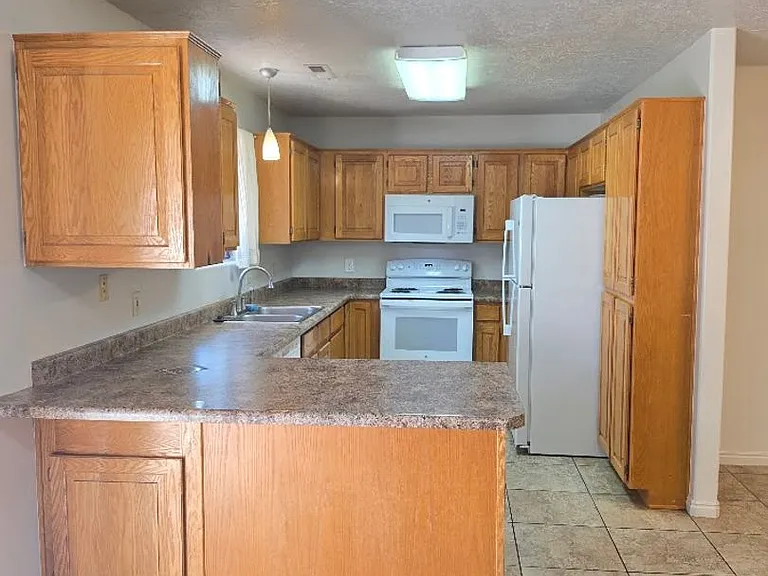 640 E Vermillion Ave — Photo 7