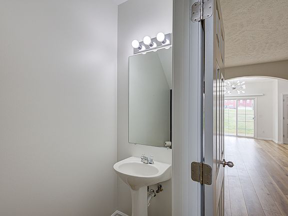 4th image of 8428 Charbay Cir