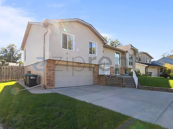 2nd image of 326 S 154th St