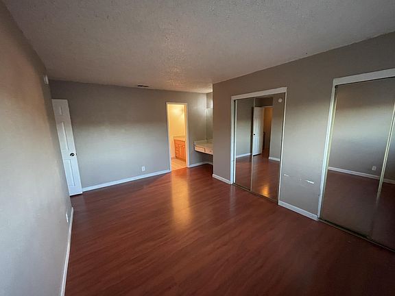 3rd image of 489 Papaya Ct