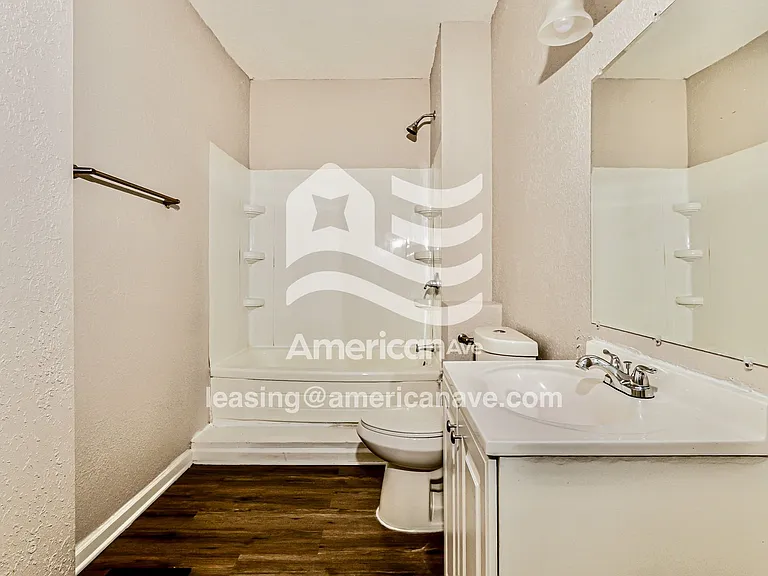 909394_009_main_bathroom_9.jpg