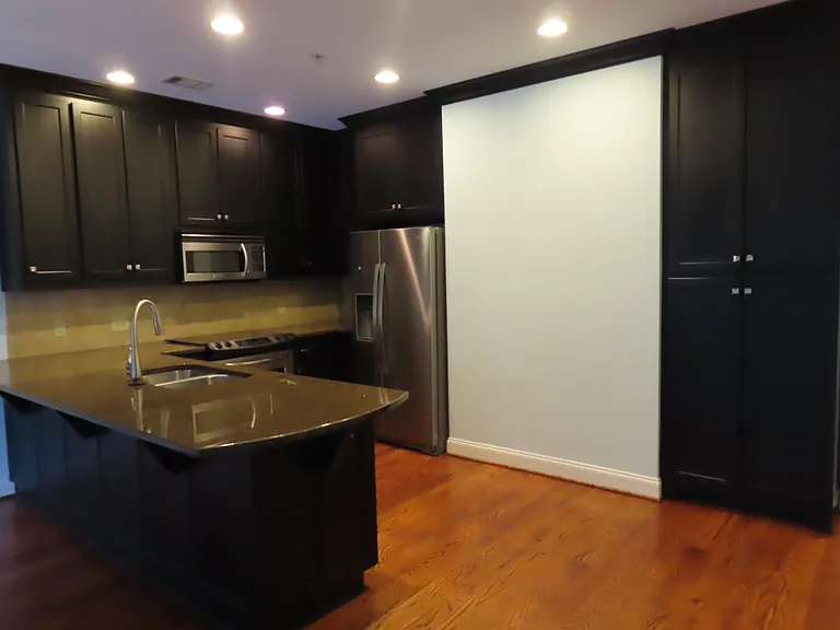 170 Woodrow St #B4 — Photo 4