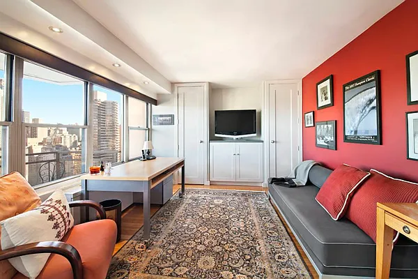 Sold by Town Residential | media 28