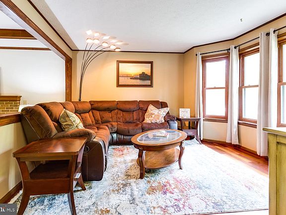 4th image of 22472 Armstrong Dr