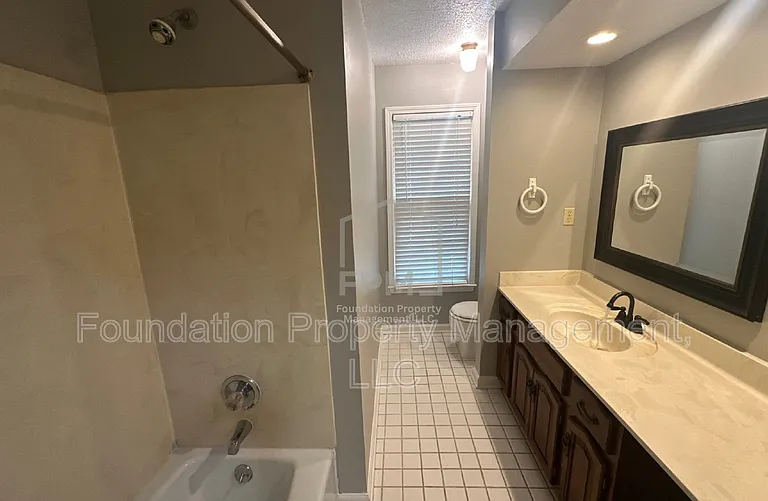 8559 Chippingham Dr — Photo 20