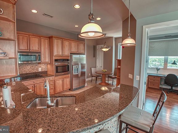 5th image of 1915 Towne Centre Blvd Unit 712