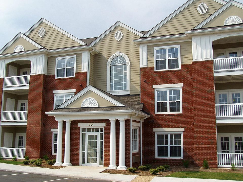 1st image of 120 Blenheim Dr