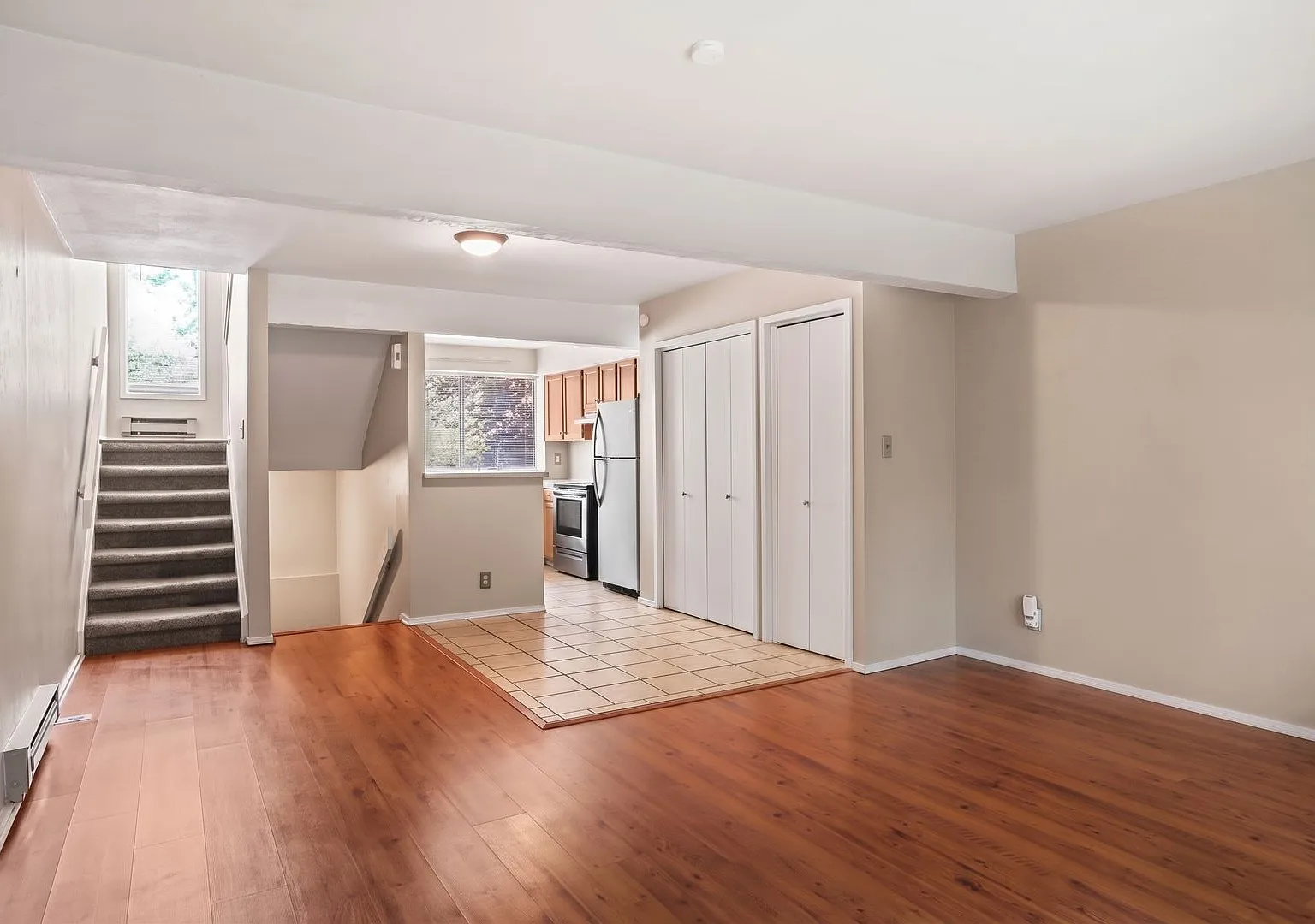 Spacious Willow Springs Townhome Near Trails, Shopping & Dining — Photo 2