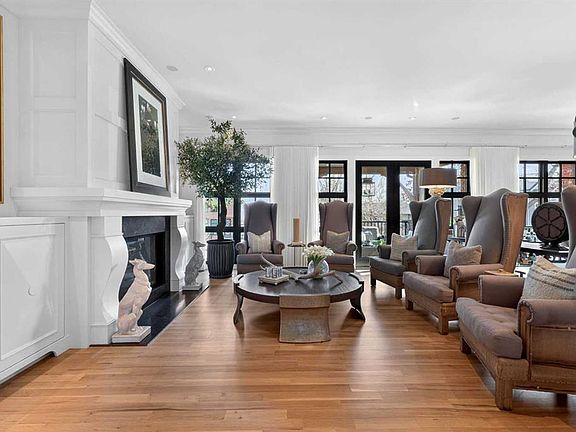 5th image of 4215 E 16a St SW