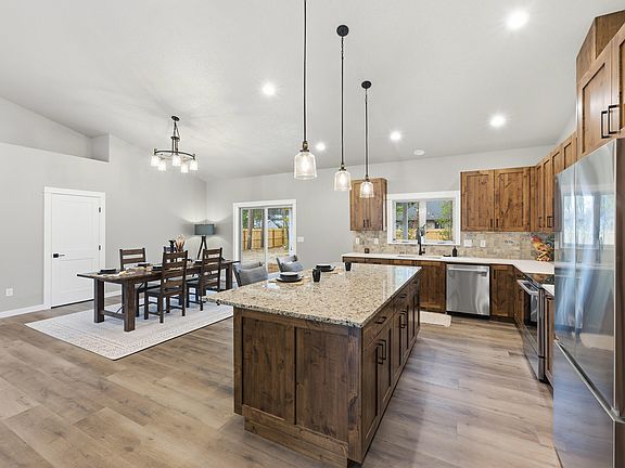 4th image of 52327 Allen Dr #5