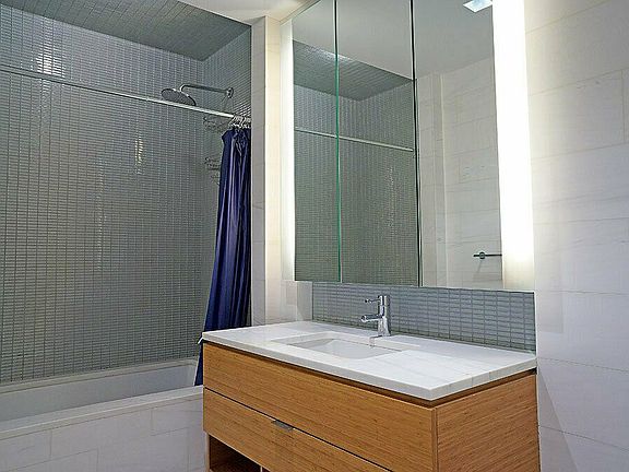 5th image of 303 E 33rd St APT 6E
