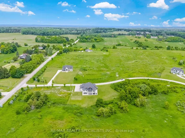 74 Ferrara Dr, Caledon, ON L7E 3P4