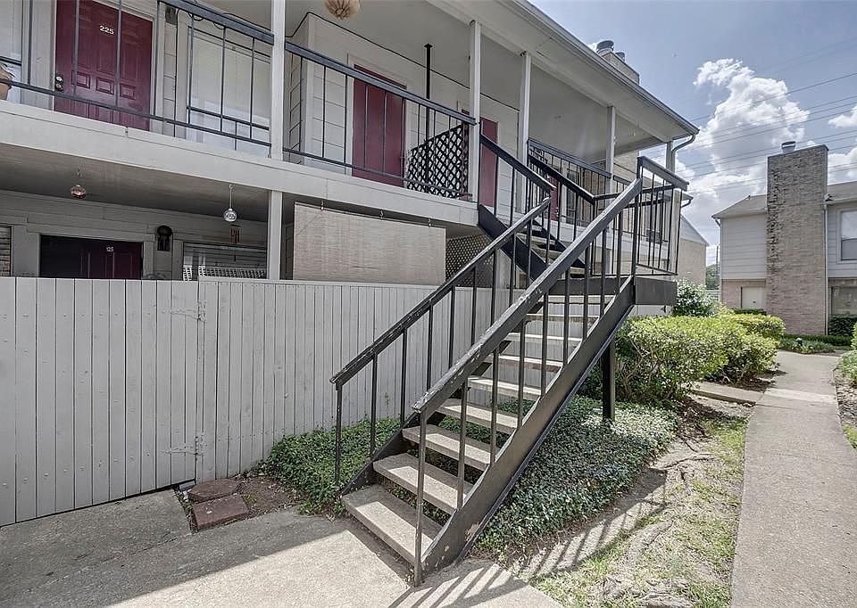 1st image of 2100 Wilcrest Dr APT 226