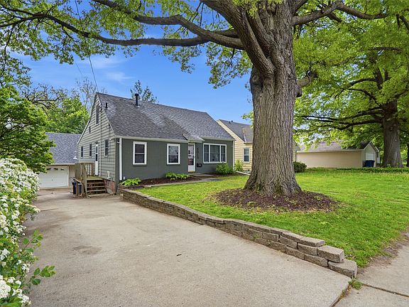 2nd image of 3015 40th Pl