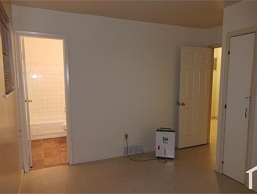 4th image of 1115 Walters St #B