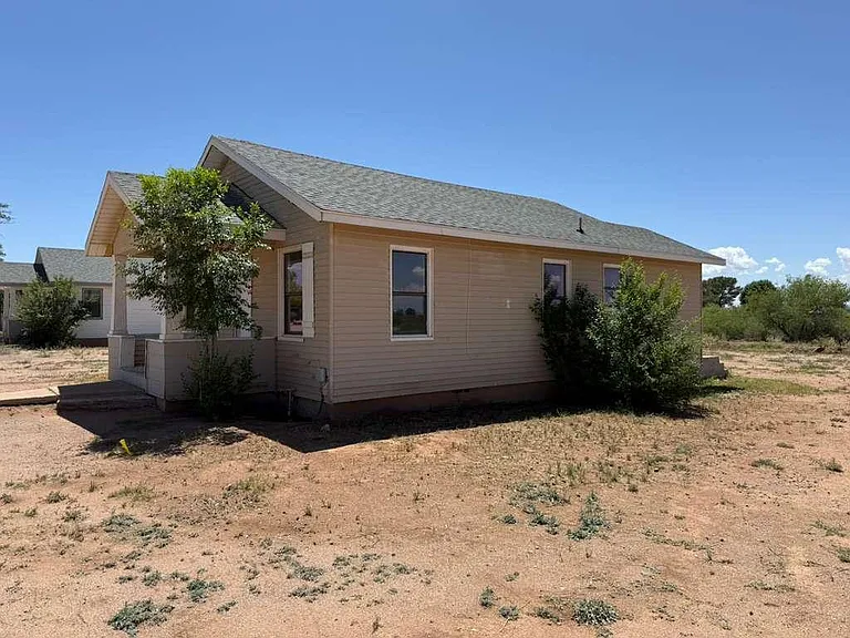 2082 N Cougar Pl — Photo 2