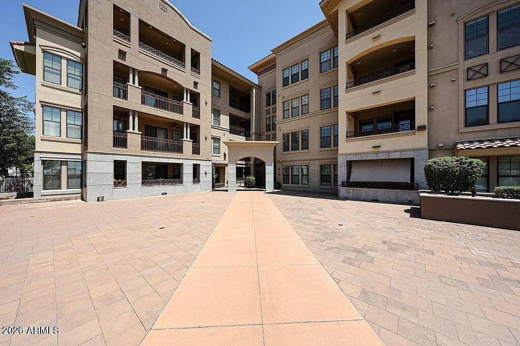 2 bed, 2.0 bath, 1244 sqft, $2,999 — Photo 3