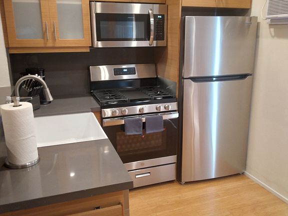 2nd image of 3702 Jasmine Ave APT 11