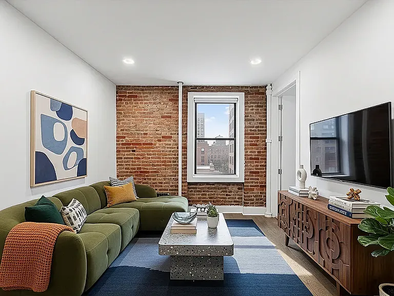 35 Hamilton Pl #611 — Photo 2
