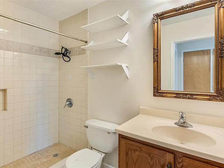 500 E Riverside Dr #216 — Photo 10