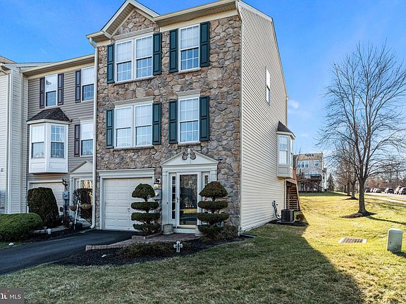 3rd image of 100 Jene Ct
