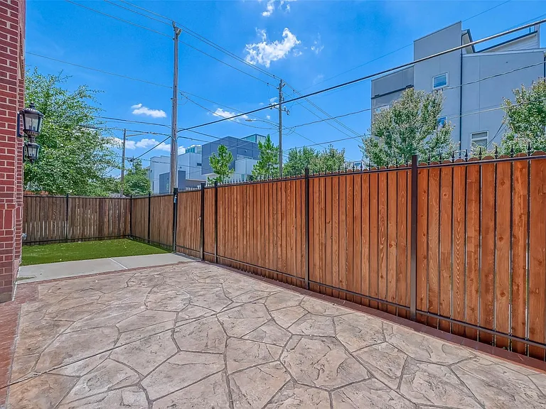 1739 Oakdale St — Photo 44