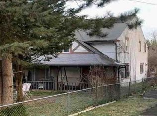 5 Crest Pl, Elmsford, NY 10523