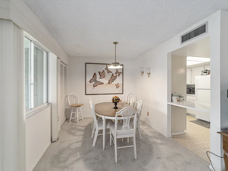 557 Midway #B — Photo 4