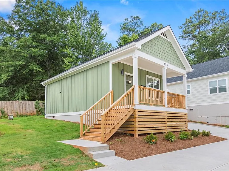128 Hilltop Dr SW #A — Photo 3