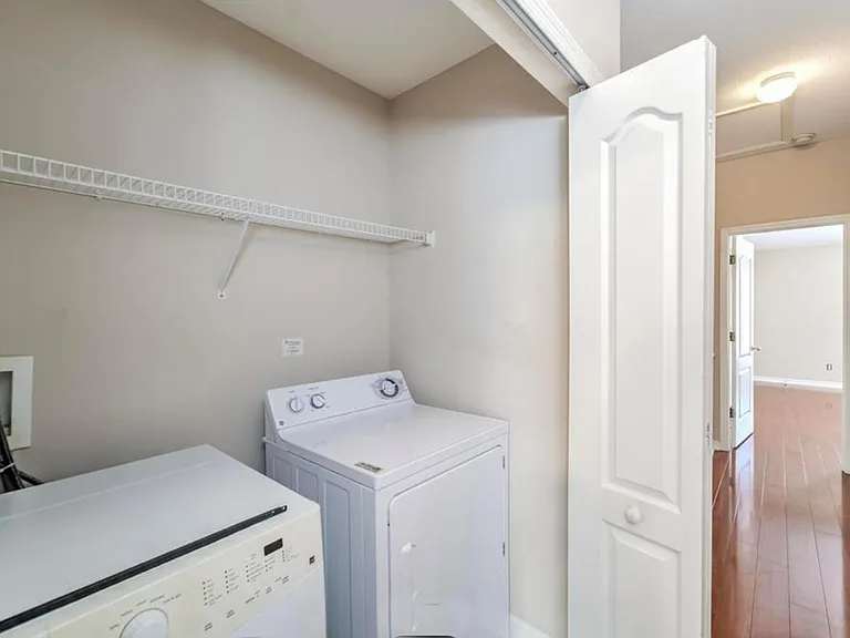 10704 Chesham Hill Ct — Photo 13