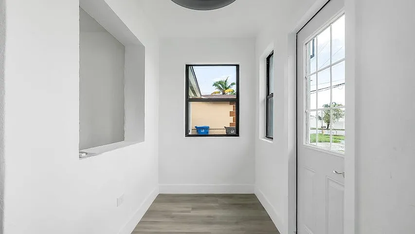 4 bed, 1038 sqft, $3,000 — Photo 2