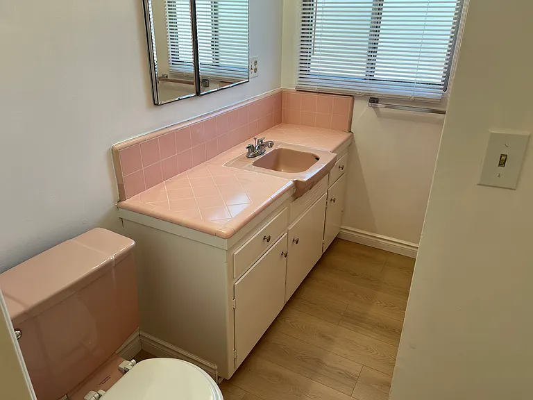 235 Grand Ave #6 — Photo 8