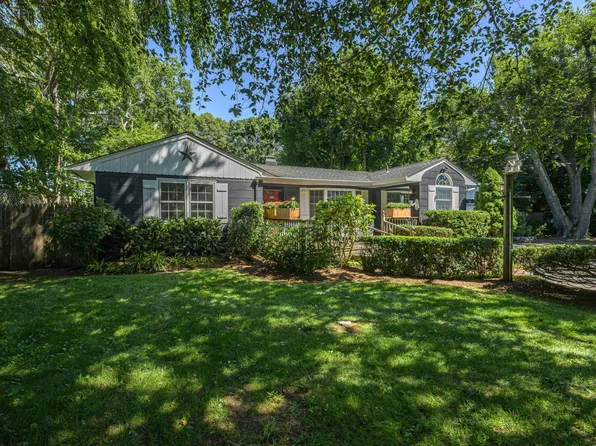 107 Lewis Rd, East Quogue, NY 11942