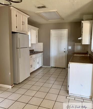 4th image of 5033 Jovan Cir