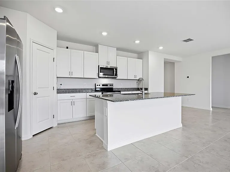 5009 Katrina Dr — Photo 33