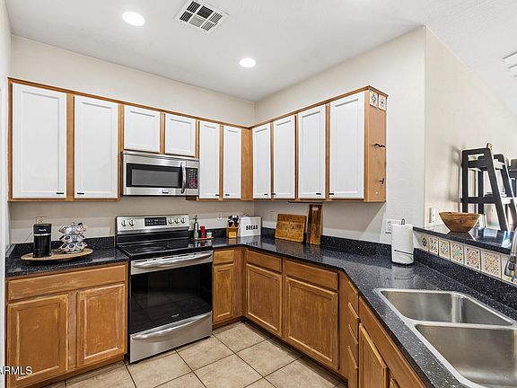 3rd image of 6718 W DARREL Road