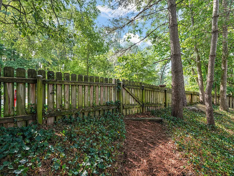 713 Cross Timbers Dr — Photo 36