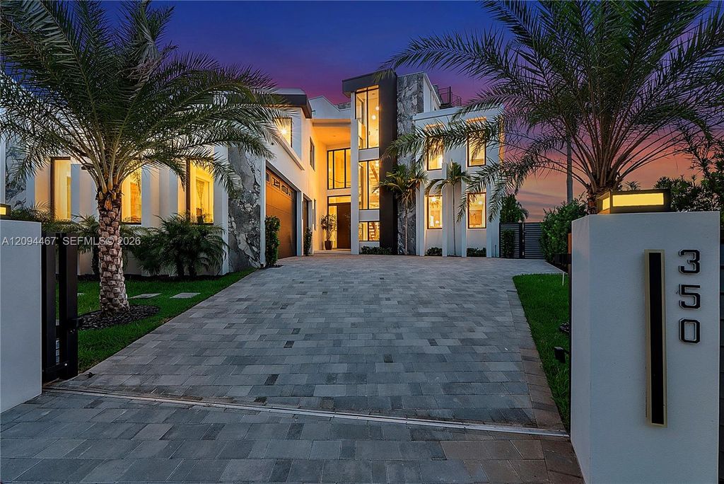 350 Circle Dr, Pompano Beach